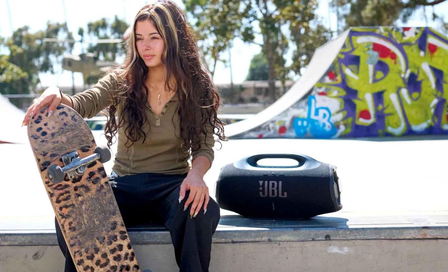 jbl boombox 4 lifestyle 2